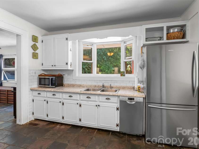 101 Falls Street, Morganton, NC 28655.  MLS# CAR4388949, YatesRealty ID 29492. 