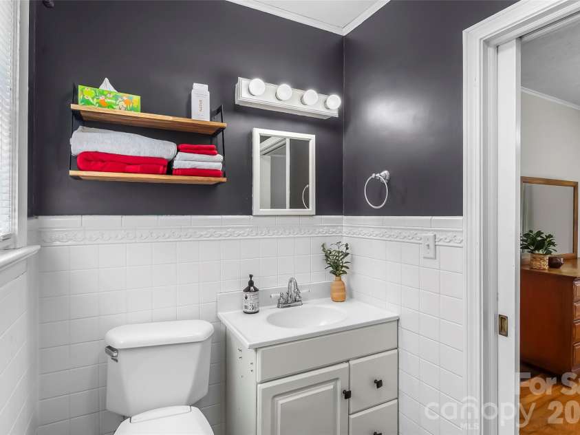 101 Falls Street, Morganton, NC 28655.  MLS# CAR4388949, YatesRealty ID 29492. 