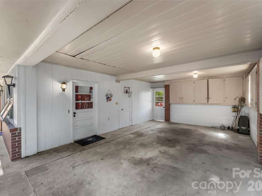 101 Falls Street, Morganton, NC 28655.  MLS# CAR4388949, YatesRealty ID 29492. 