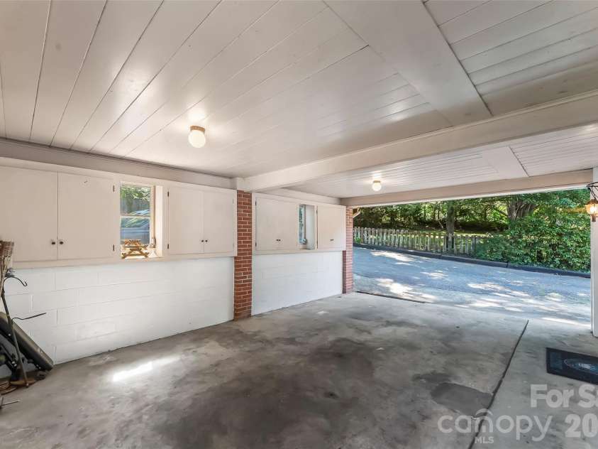 101 Falls Street, Morganton, NC 28655.  MLS# CAR4388949, YatesRealty ID 29492. 