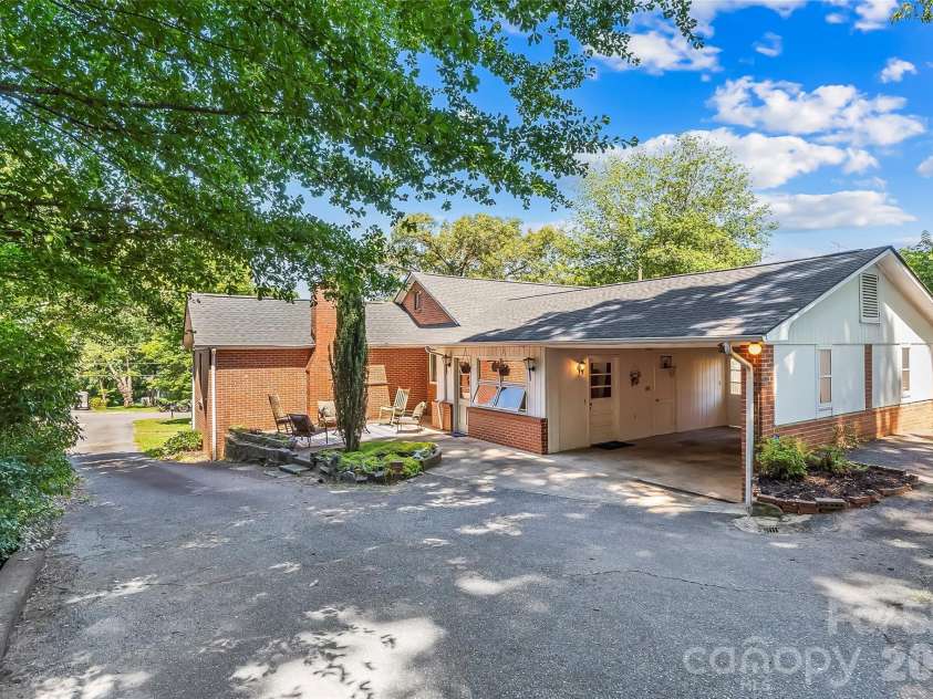 101 Falls Street, Morganton, NC 28655.  MLS# CAR4388949, YatesRealty ID 29492. 