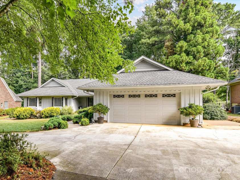 7963 Prestwick Lane, Stanley, NC 28164.  MLS# CAR4283609, YatesRealty ID 29492. 