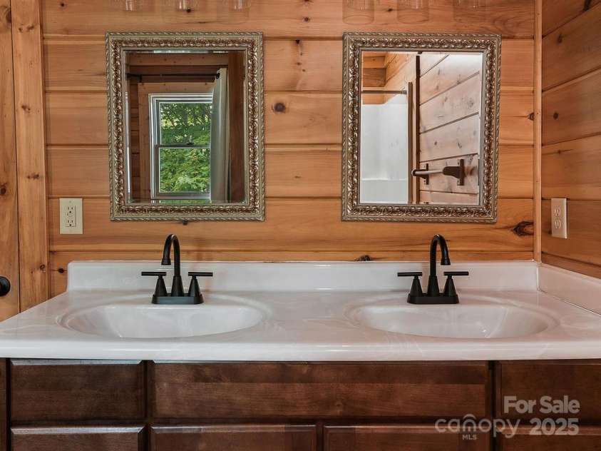 123 Chickadee Lane, Maggie Valley, NC 28751.  MLS# CAR4279318, YatesRealty ID 29494. 