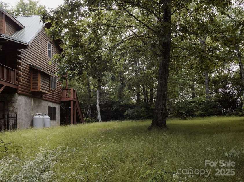 123 Chickadee Lane, Maggie Valley, NC 28751.  MLS# CAR4279318, YatesRealty ID 29494. 