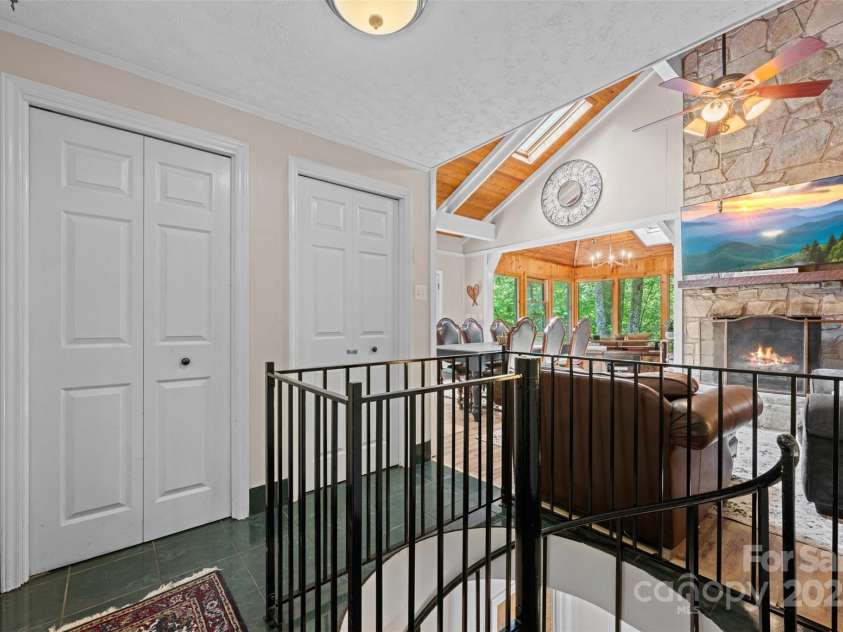 321 Charter Hills Road, Beech Mountain, NC 28604.  MLS# CAR4276469, YatesRealty ID 29495. Entrance