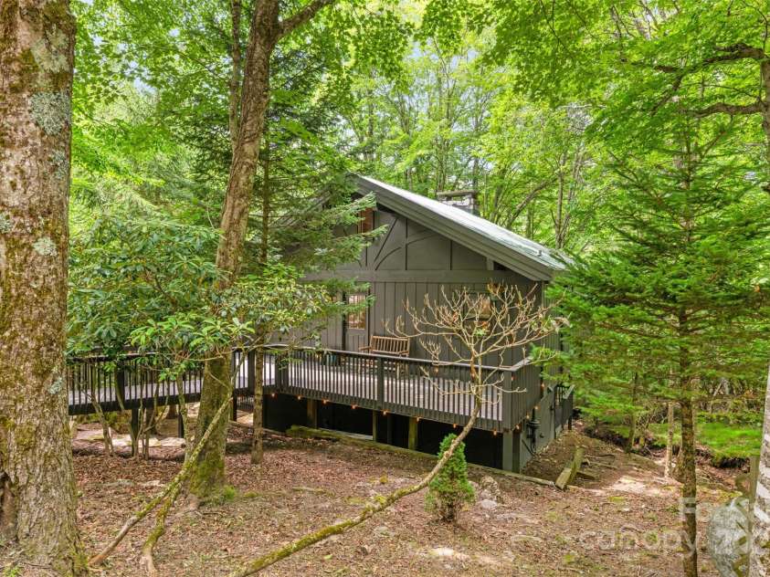 321 Charter Hills Road, Beech Mountain, NC 28604.  MLS# CAR4276469, YatesRealty ID 29495. Front of house
