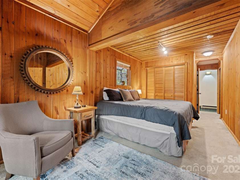 321 Charter Hills Road, Beech Mountain, NC 28604.  MLS# CAR4276469, YatesRealty ID 29495. Primary bedroom main level