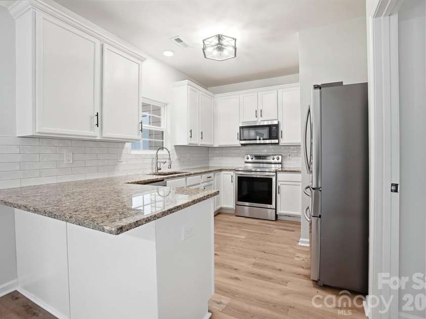 3625 Bullard Street, Charlotte, NC 28208.  MLS# CAR4387387, YatesRealty ID 29495. Kitchen