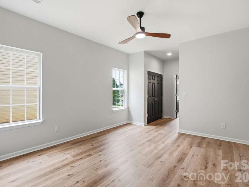 3625 Bullard Street, Charlotte, NC 28208.  MLS# CAR4387387, YatesRealty ID 29495. Primary on Main off Kitchen