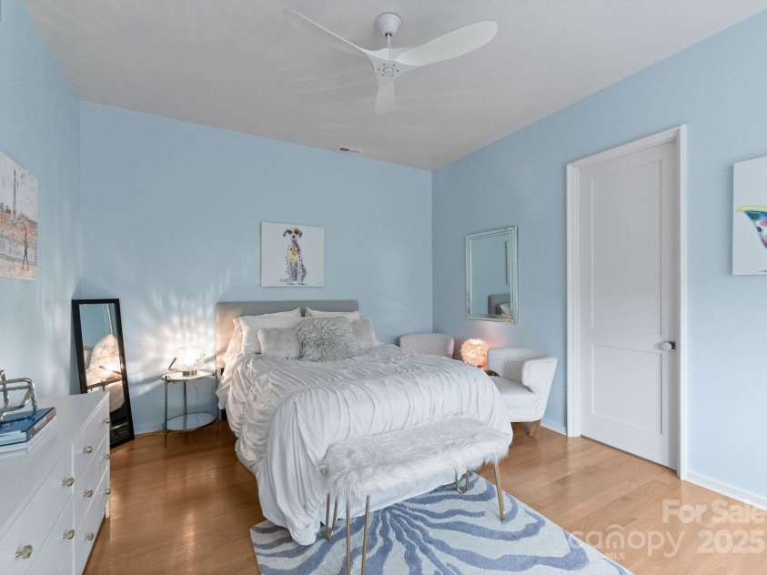 2837 Kenwood Sharon Lane, Charlotte, NC 28211.  MLS# CAR4272690, YatesRealty ID 29496. Bedroom 3