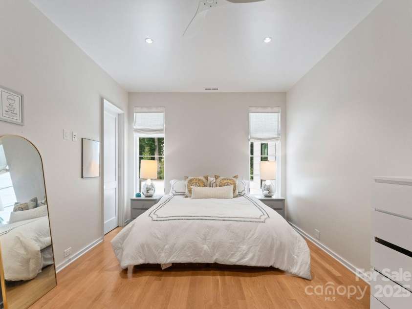 2837 Kenwood Sharon Lane, Charlotte, NC 28211.  MLS# CAR4272690, YatesRealty ID 29496. Bedroom 4