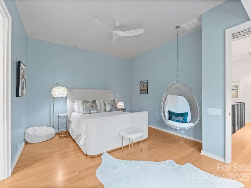 2837 Kenwood Sharon Lane, Charlotte, NC 28211.  MLS# CAR4272690, YatesRealty ID 29496. Bedroom 5