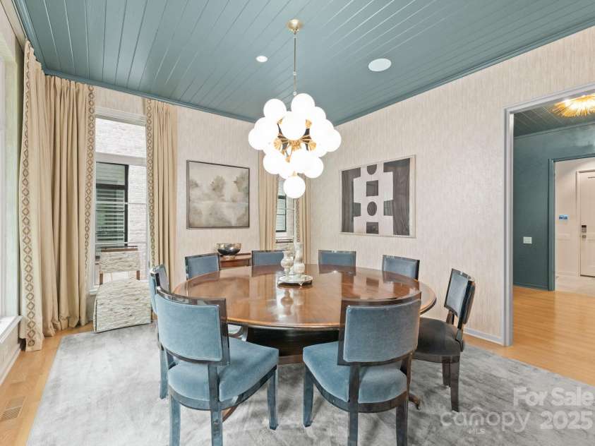 2837 Kenwood Sharon Lane, Charlotte, NC 28211.  MLS# CAR4272690, YatesRealty ID 29496. Dining Room