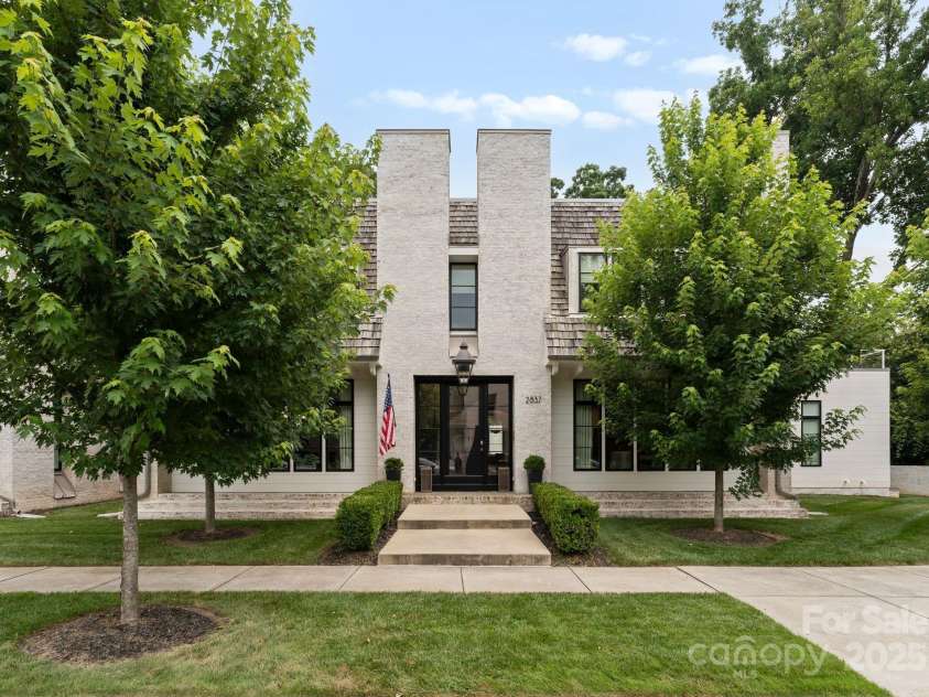 2837 Kenwood Sharon Lane, Charlotte, NC 28211.  MLS# CAR4272690, YatesRealty ID 29496. Front Exterior