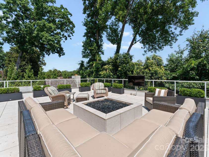 2837 Kenwood Sharon Lane, Charlotte, NC 28211.  MLS# CAR4272690, YatesRealty ID 29496. Rooftop Terrace