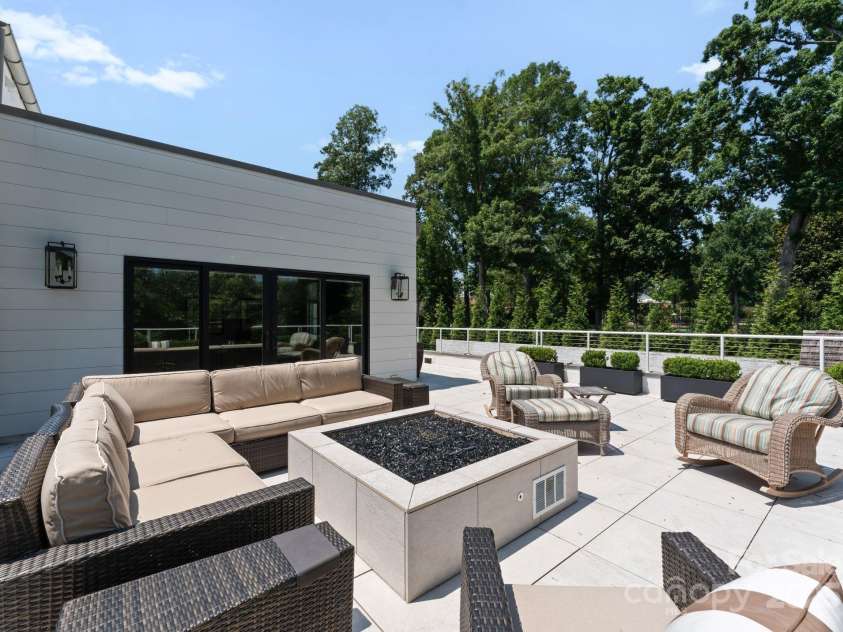 2837 Kenwood Sharon Lane, Charlotte, NC 28211.  MLS# CAR4272690, YatesRealty ID 29496. Rooftop Terrace