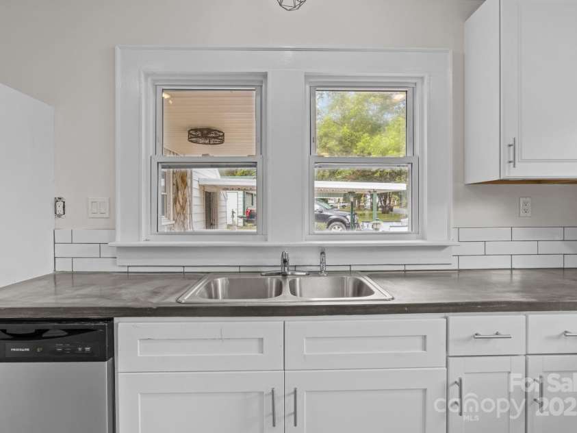 765 Church Street, Mooresville, NC 28115.  MLS# CAR4284871, YatesRealty ID 29497. 
