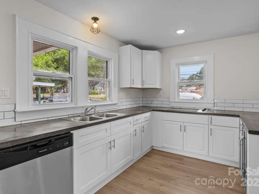 765 Church Street, Mooresville, NC 28115.  MLS# CAR4284871, YatesRealty ID 29497. 