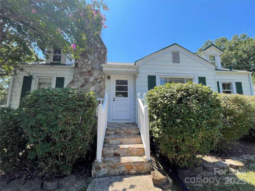 765 Church Street, Mooresville, NC 28115.  MLS# CAR4284871, YatesRealty ID 29497. 