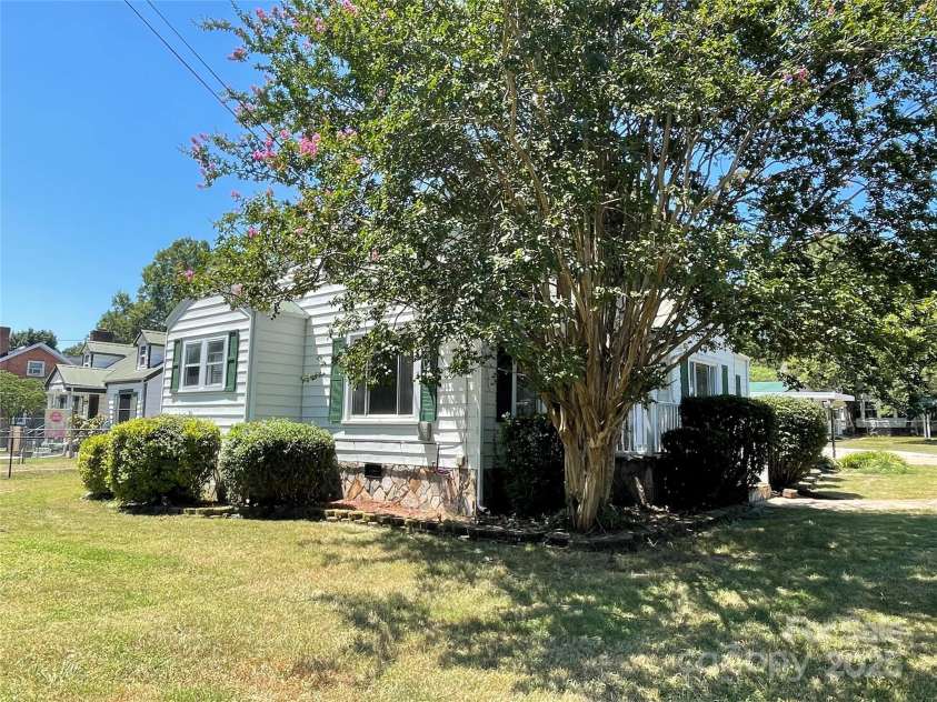 765 Church Street, Mooresville, NC 28115.  MLS# CAR4284871, YatesRealty ID 29497. 