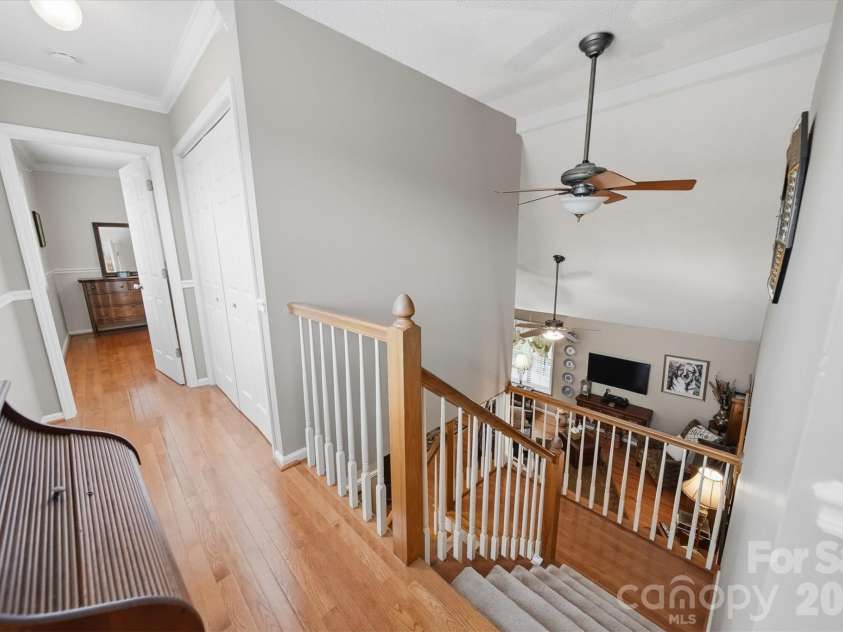 5666 Gold Creek Bay Drive, Hickory, NC 28601.  MLS# CAR4392096, YatesRealty ID 29498. 