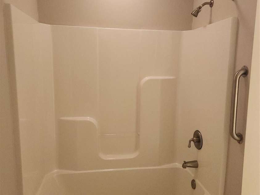 1 Mountain Meadow Circle, Weaverville, NC 28787.  MLS# CAR4281134, YatesRealty ID 29499. Guest Bath