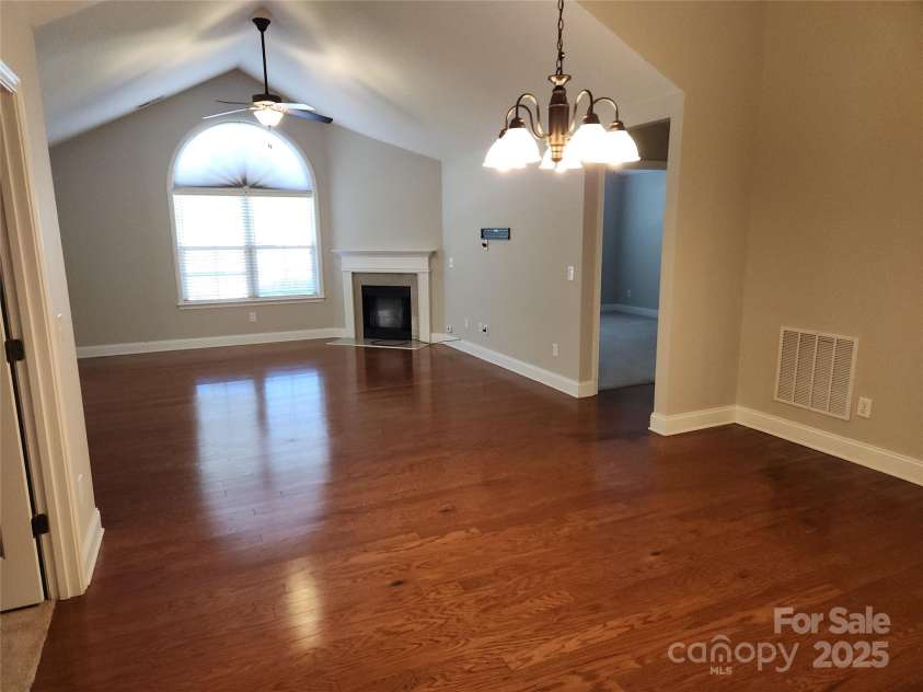 1 Mountain Meadow Circle, Weaverville, NC 28787.  MLS# CAR4281134, YatesRealty ID 29499. Living  Room