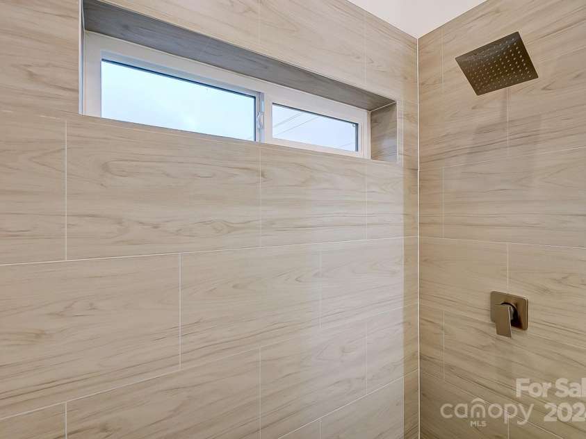 1410 Deborah Circle, Shelby, NC 28150.  MLS# CAR4207250, YatesRealty ID 295. 2nd Bathroom