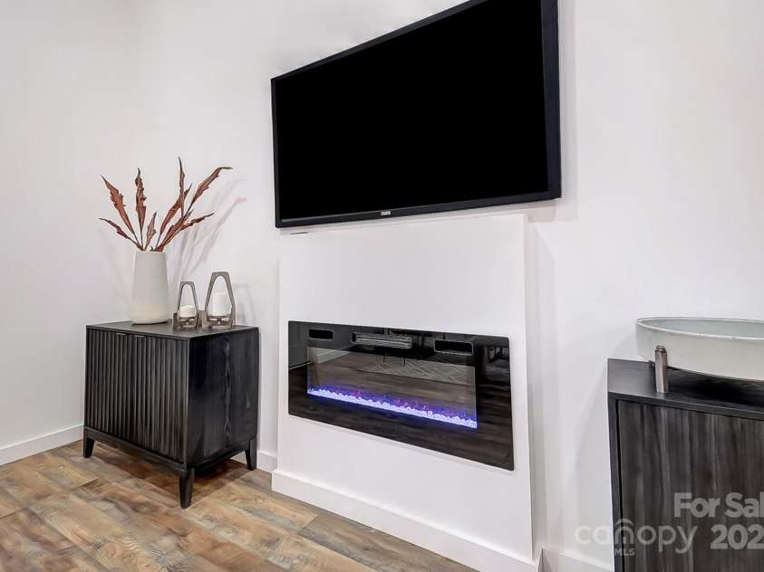 1410 Deborah Circle, Shelby, NC 28150.  MLS# CAR4207250, YatesRealty ID 295. Open Living Room