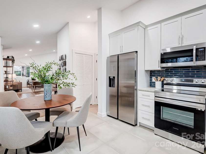 1410 Deborah Circle, Shelby, NC 28150.  MLS# CAR4207250, YatesRealty ID 295. Shaker Style Cabinets