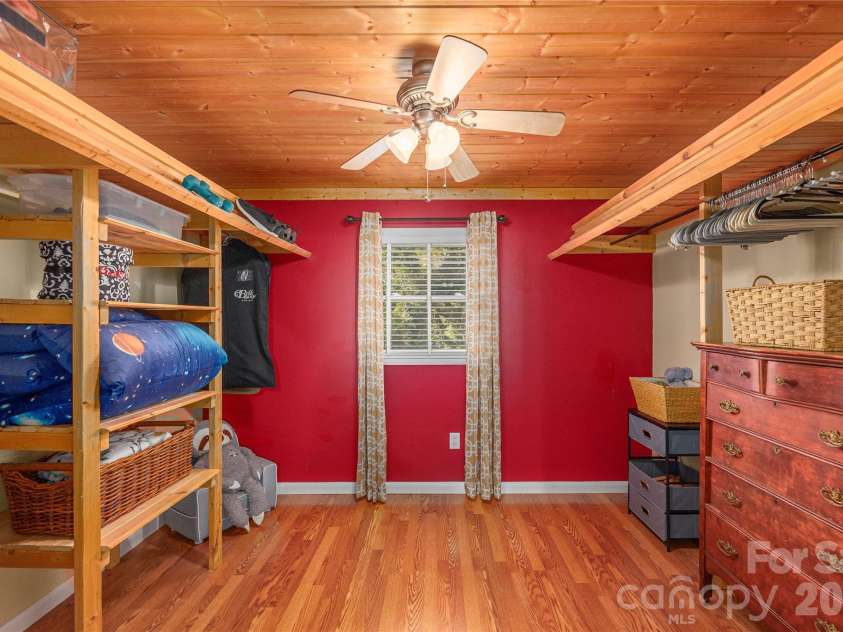 110 Dillingham Circle, Asheville, NC 28805.  MLS# CAR4345645, YatesRealty ID 2950. 