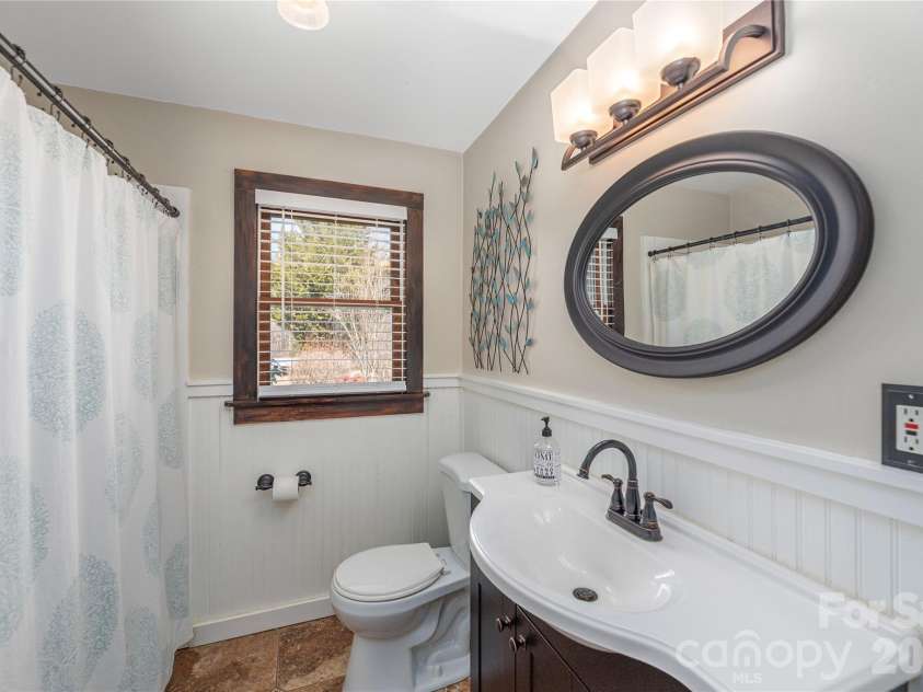 110 Dillingham Circle, Asheville, NC 28805.  MLS# CAR4345645, YatesRealty ID 2950. 