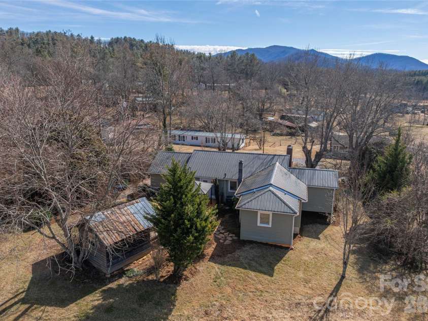 110 Dillingham Circle, Asheville, NC 28805.  MLS# CAR4345645, YatesRealty ID 2950. 
