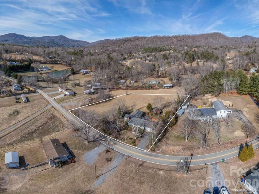 110 Dillingham Circle, Asheville, NC 28805.  MLS# CAR4345645, YatesRealty ID 2950. 