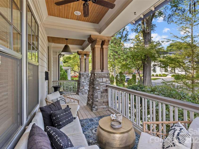 2614 Chesterfield Avenue, Charlotte, NC 28205.  MLS# CAR4305370, YatesRealty ID 2950. Front Porch