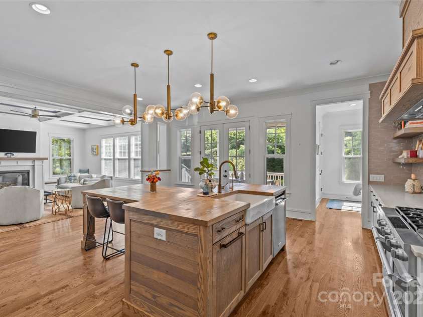 2614 Chesterfield Avenue, Charlotte, NC 28205.  MLS# CAR4305370, YatesRealty ID 2950. Kitchen