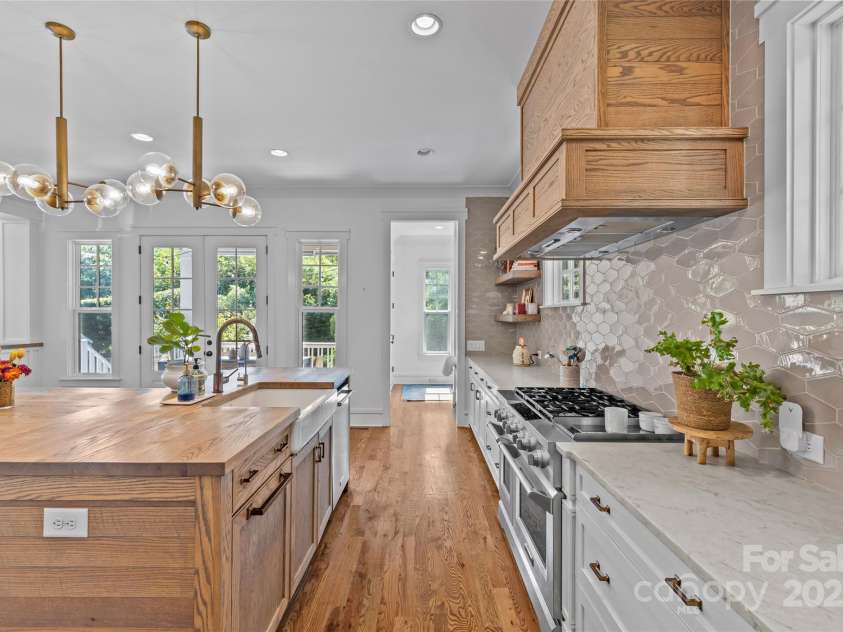 2614 Chesterfield Avenue, Charlotte, NC 28205.  MLS# CAR4305370, YatesRealty ID 2950. Kitchen