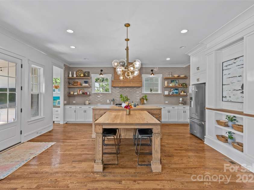 2614 Chesterfield Avenue, Charlotte, NC 28205.  MLS# CAR4305370, YatesRealty ID 2950. Kitchen