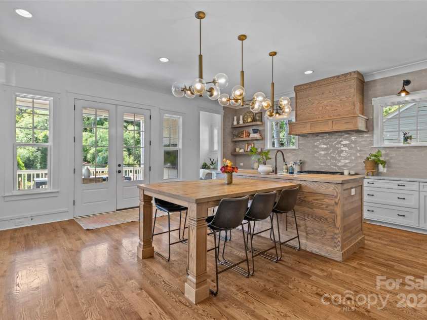 2614 Chesterfield Avenue, Charlotte, NC 28205.  MLS# CAR4305370, YatesRealty ID 2950. Kitchen