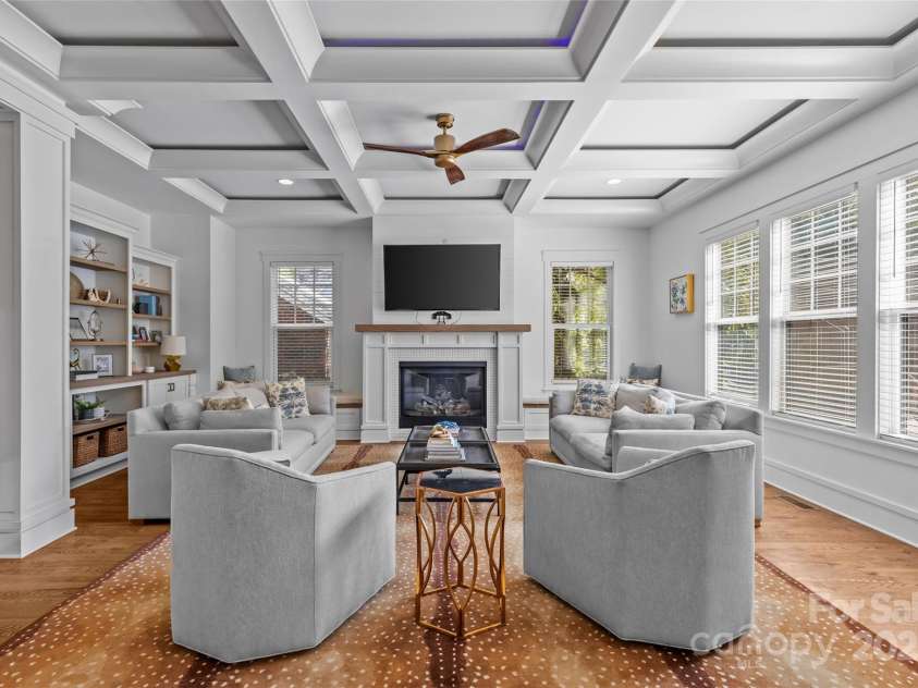 2614 Chesterfield Avenue, Charlotte, NC 28205.  MLS# CAR4305370, YatesRealty ID 2950. Living Room