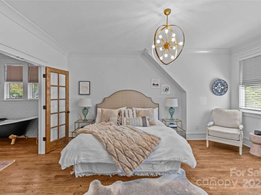 2614 Chesterfield Avenue, Charlotte, NC 28205.  MLS# CAR4305370, YatesRealty ID 2950. Primary Bedroom