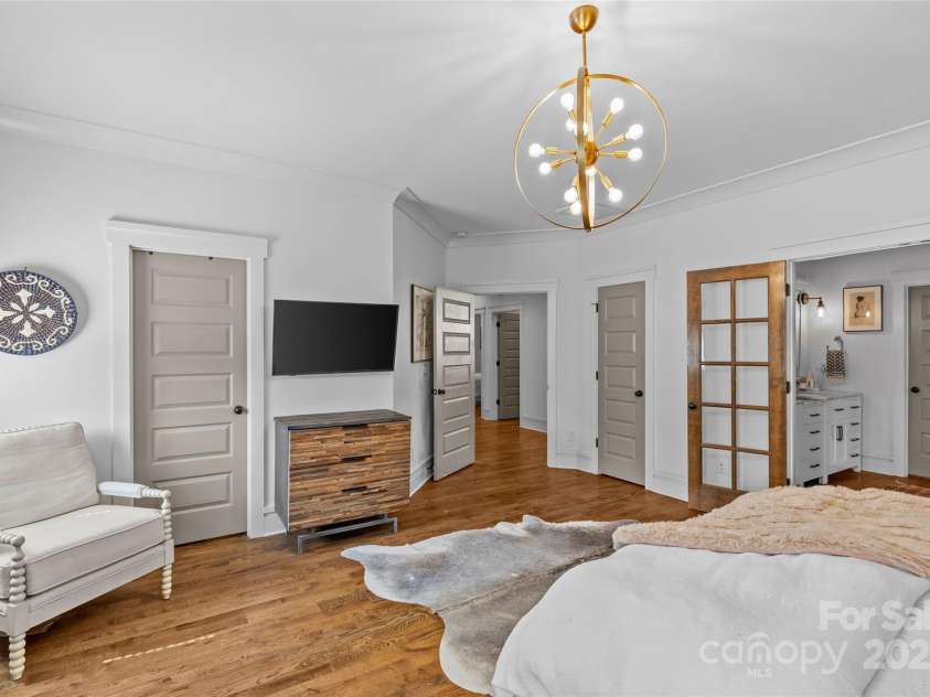 2614 Chesterfield Avenue, Charlotte, NC 28205.  MLS# CAR4305370, YatesRealty ID 2950. Primary Bedroom