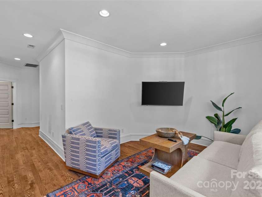 2614 Chesterfield Avenue, Charlotte, NC 28205.  MLS# CAR4305370, YatesRealty ID 2950. Upstairs Loft