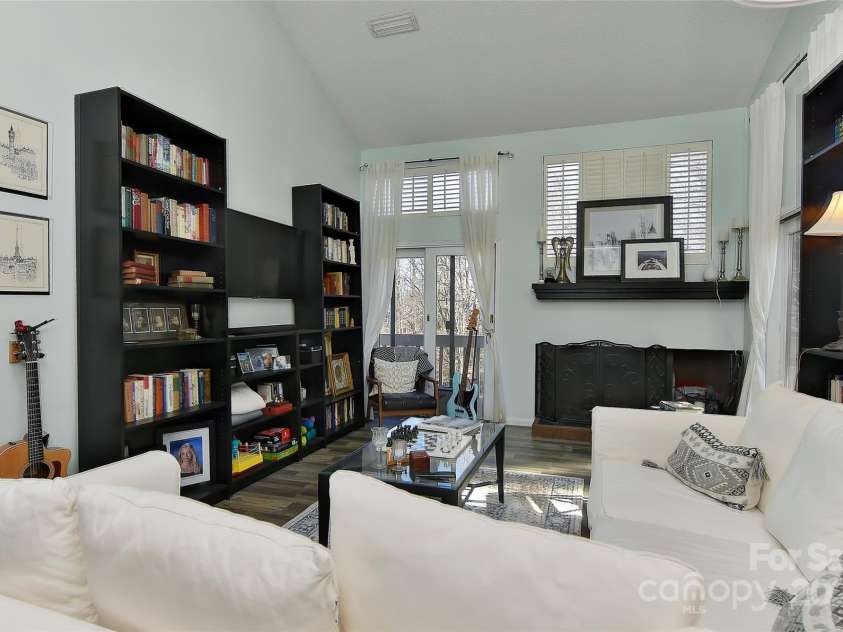 51 Old Post Road, Lake Wylie, SC 29710.  MLS# CAR4207674, YatesRealty ID 2950. 