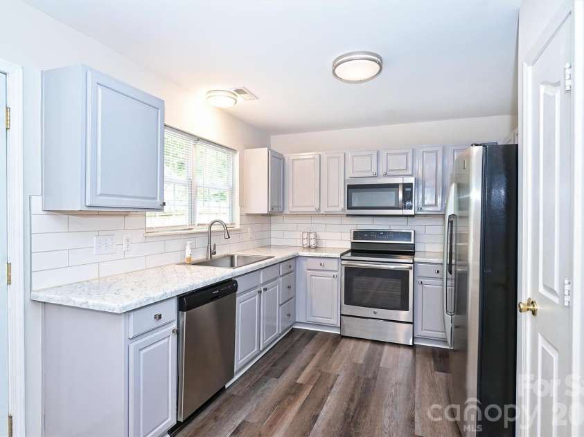 12048 Brownestone View Drive, Charlotte, NC 28269.  MLS# CAR4390682, YatesRealty ID 29500. 