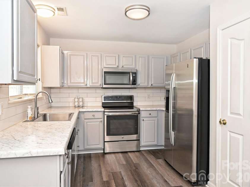 12048 Brownestone View Drive, Charlotte, NC 28269.  MLS# CAR4390682, YatesRealty ID 29500. 