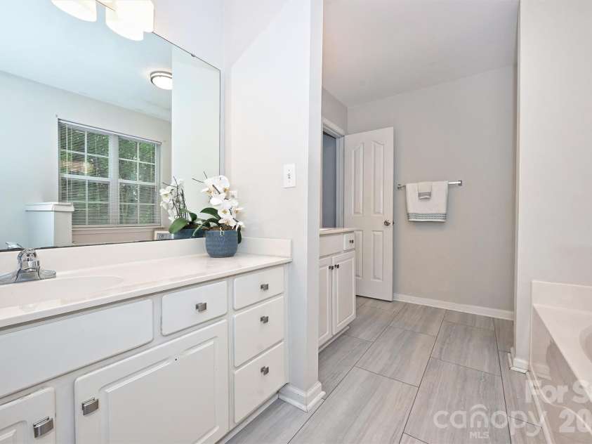 12048 Brownestone View Drive, Charlotte, NC 28269.  MLS# CAR4390682, YatesRealty ID 29500. 