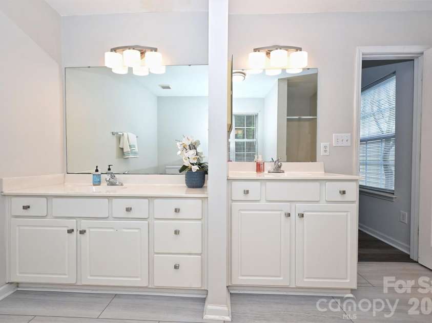 12048 Brownestone View Drive, Charlotte, NC 28269.  MLS# CAR4390682, YatesRealty ID 29500. 