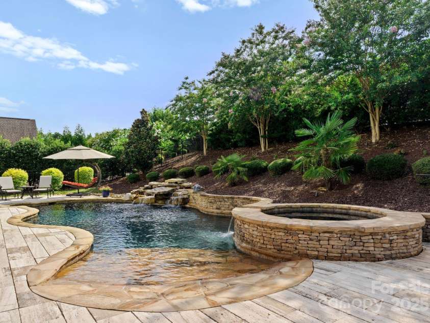 9043 Golden Rock Lane, Huntersville, NC 28078.  MLS# CAR4283601, YatesRealty ID 29500. 