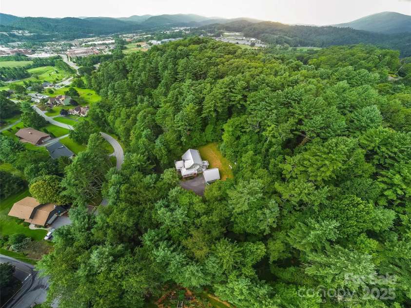 259 Palmer Drive, Boone, NC 28607.  MLS# CAR4282006, YatesRealty ID 29503. 